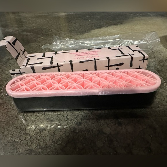 Sold Brush organizer - Picture 4 of 5